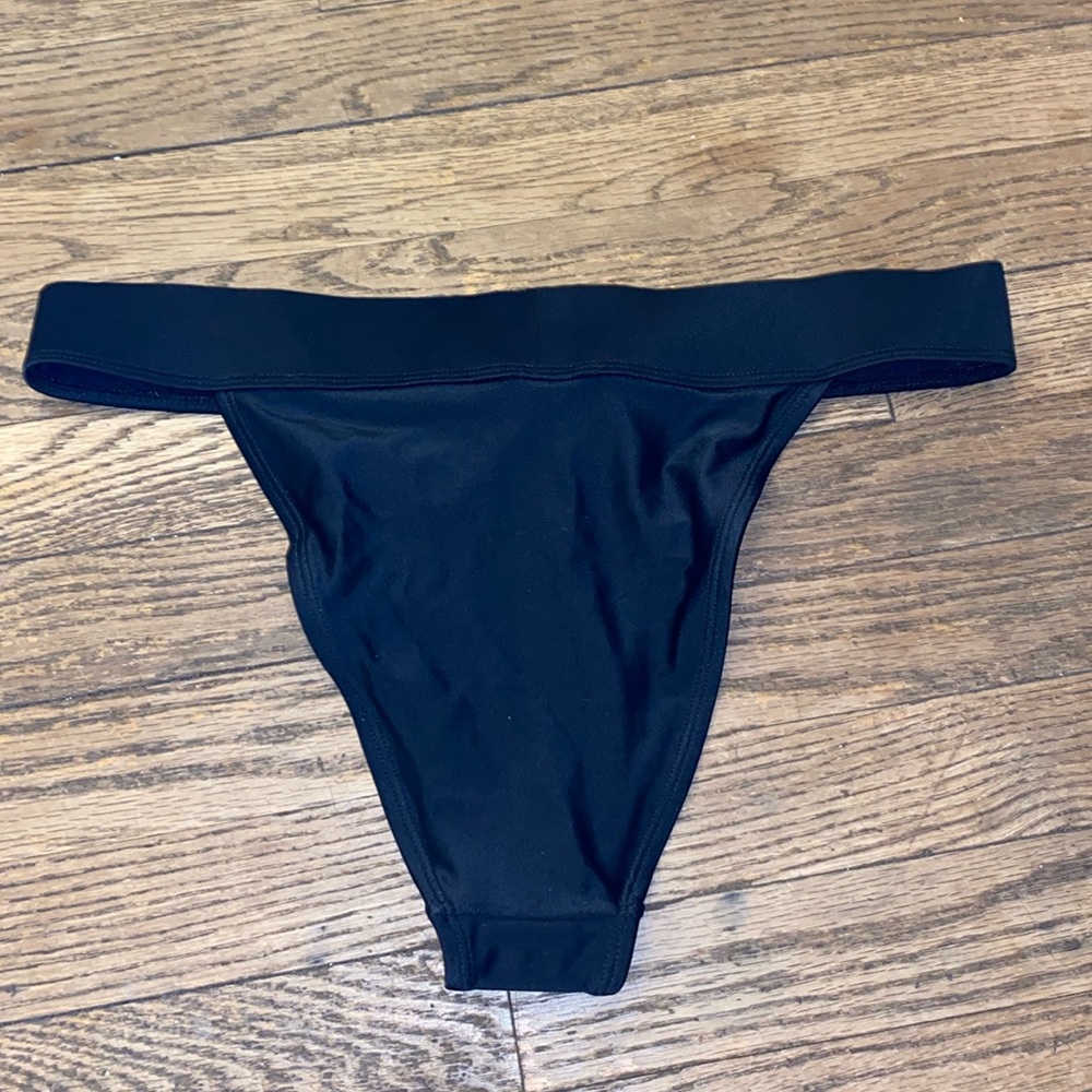 High cut bikini bottoms